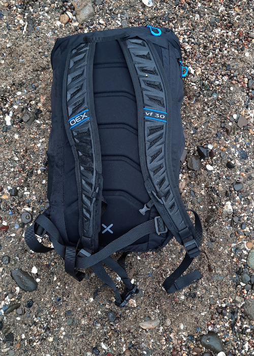 OEX Vallo Flow with adjustable straps and moulded back panel