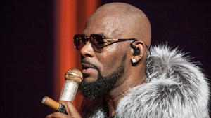 R Kelly fails to overturn Chicago conviction