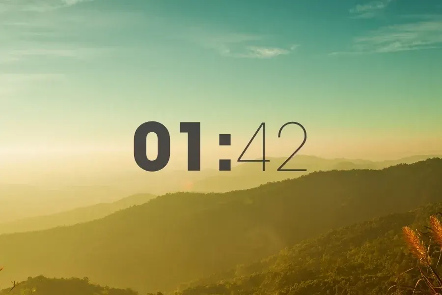 Source preview of BoldClock Rainmeter Skin credited to TheMelonLord1636