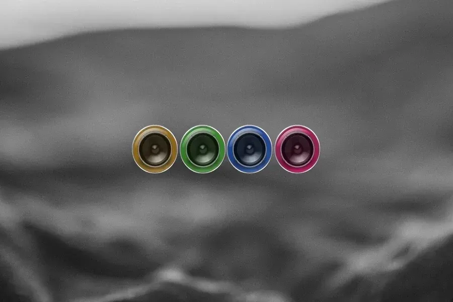 Source preview of ColourFiller: Four circular displays fill with changing colors in response to sound; the source lists layout and individual-color choices