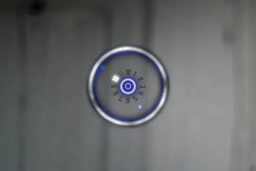 Source preview of Digitlize Clock Rainmeter Skin credited to gone369