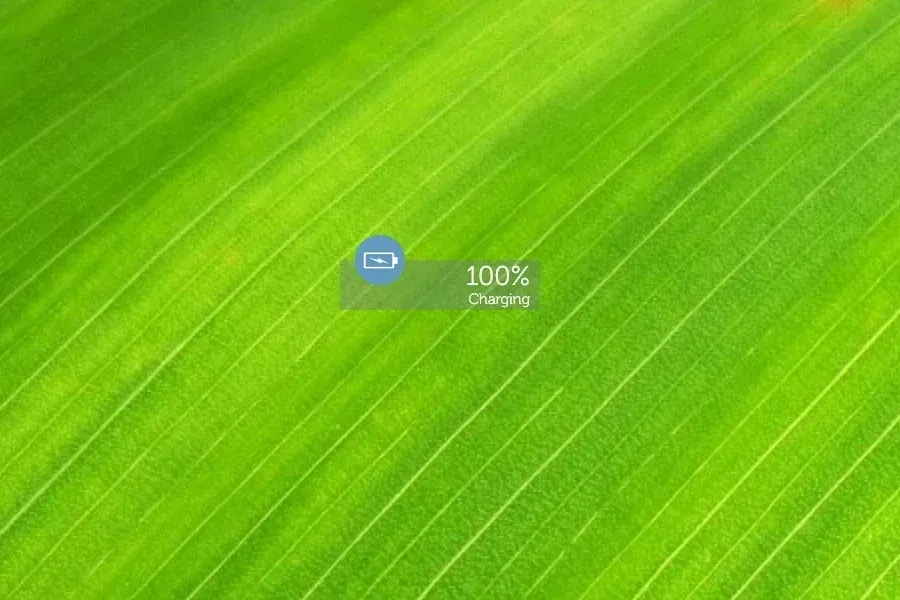Source preview of Flat and Blurry Rainmeter Theme credited to satyajit00