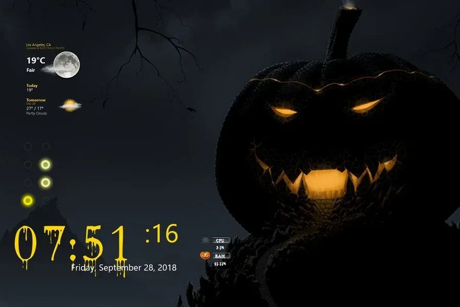 Source preview of Halloween Rainmeter Theme credited to Rogers1967