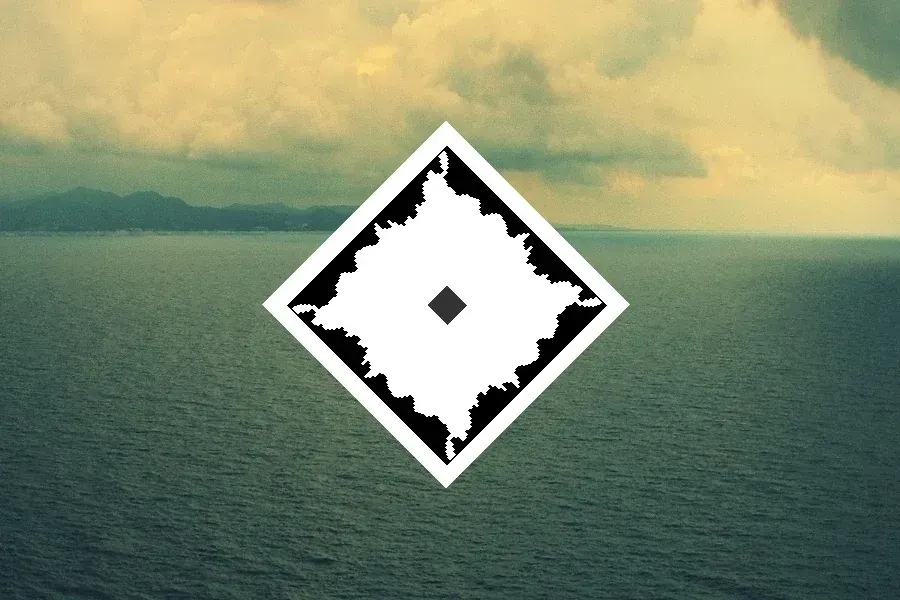 Source preview of PolySualizer 2.0: Inward-moving spectrum bars sit inside a diamond, while inner and outer diamonds expand with bass