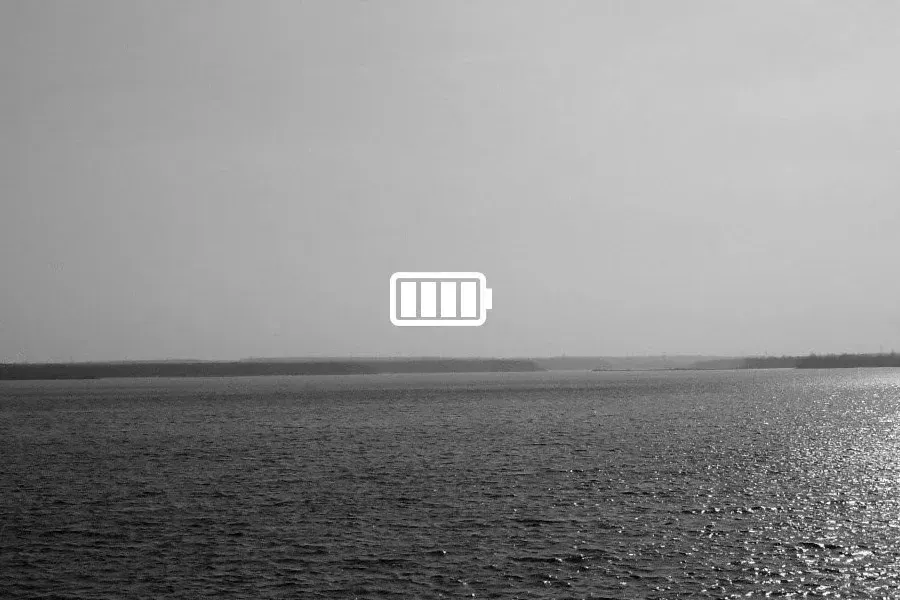 Source preview of Simple Battery Rainmeter Skin credited to Klaw31