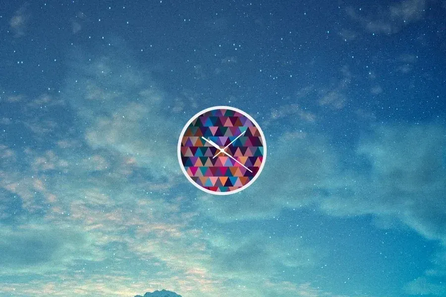Source preview of Simple Clock Rainmeter Skin credited to bardwel