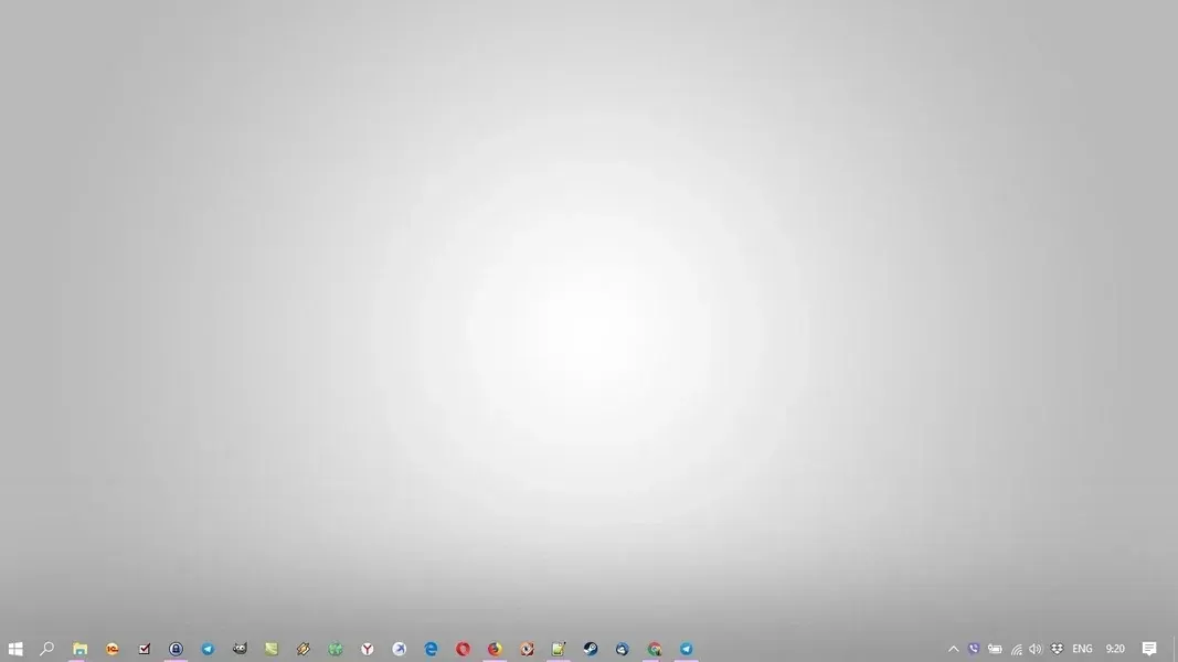Source preview of Translucent Taskbar Rainmeter Skin credited to arkenthera
