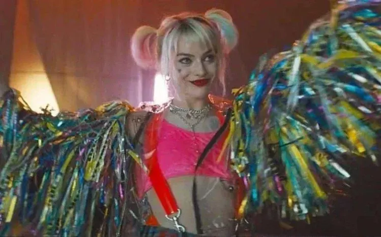 Birds of Prey movie wallpapers associated with Harley Quinn and the film’s female ensemble.