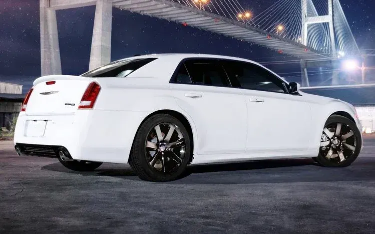 Chrysler vehicle imagery in a brand-focused wallpaper collection.