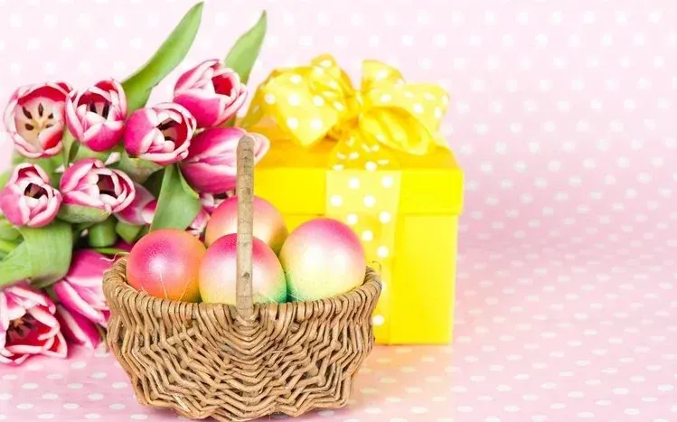 Easter-themed wallpaper with a bunny positioned at the side.