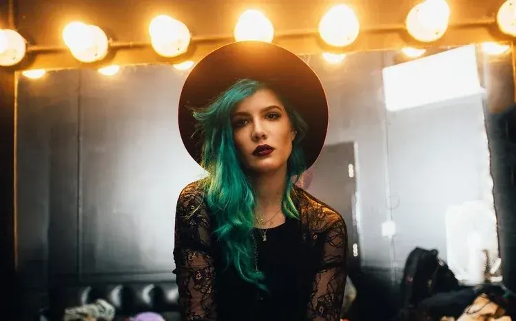 Music wallpaper collection featuring American singer and songwriter Halsey.