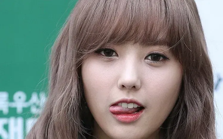 Hello Venus wallpaper collection featuring members of the Korean girl group.