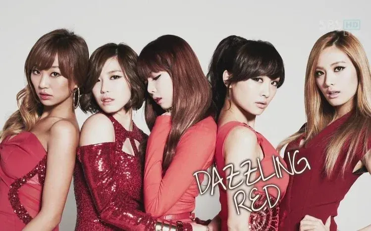 Desktop wallpapers featuring a selection of K-pop groups.