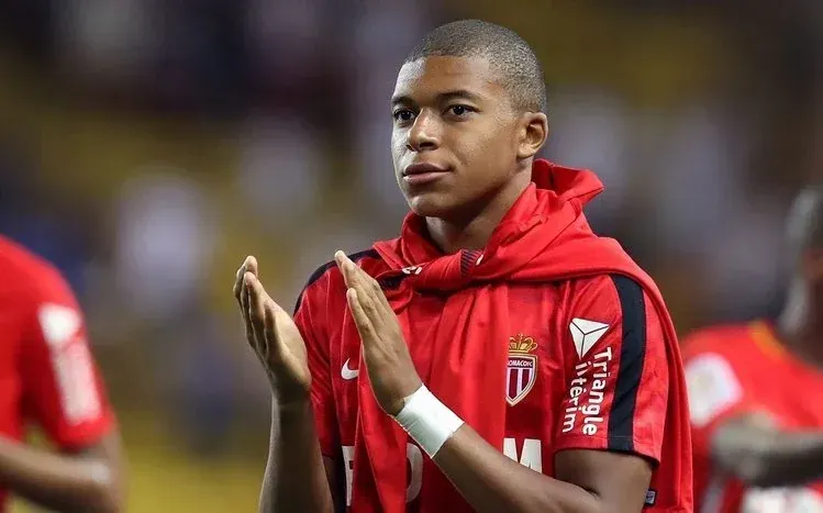 Kylian Mbappe images in a footballer-focused wallpaper collection.
