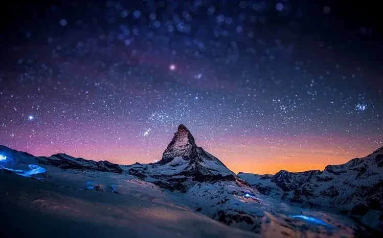 Mountain wallpapers centered on the pyramid-shaped Matterhorn.