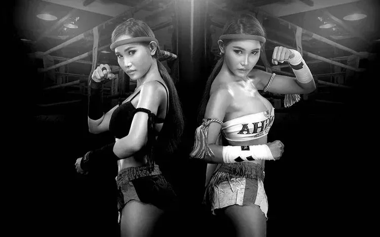 Muay Thai combat poses in color and black and white, with varied shadows and contrast.