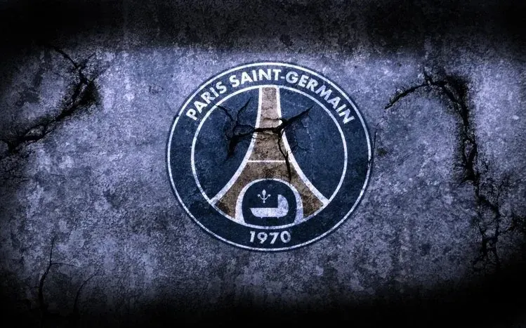 Paris Saint-Germain football wallpapers featuring players and the club logo.