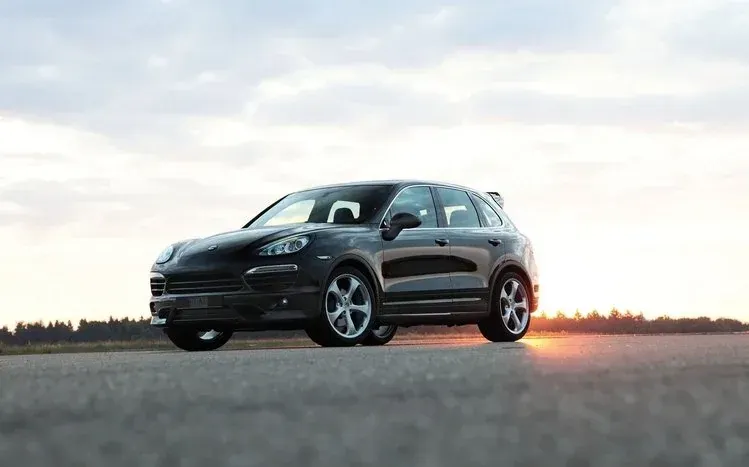 Porsche Cayenne wallpapers emphasizing the vehicle's exterior form.