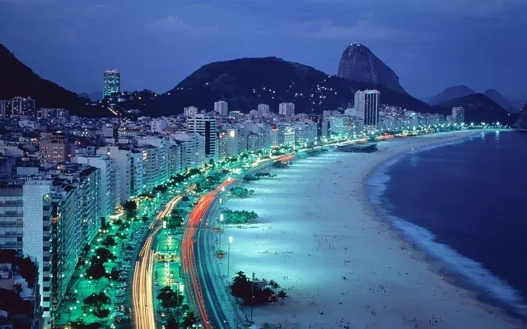 Fifteen wallpapers showing scenery from Rio de Janeiro.
