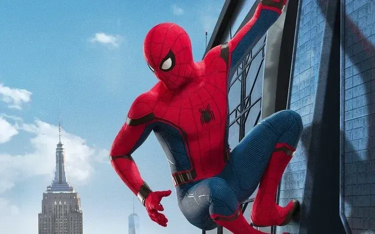 Fourteen Spider-Man: Homecoming-themed wallpapers associated with Tom Holland’s Peter Parker.