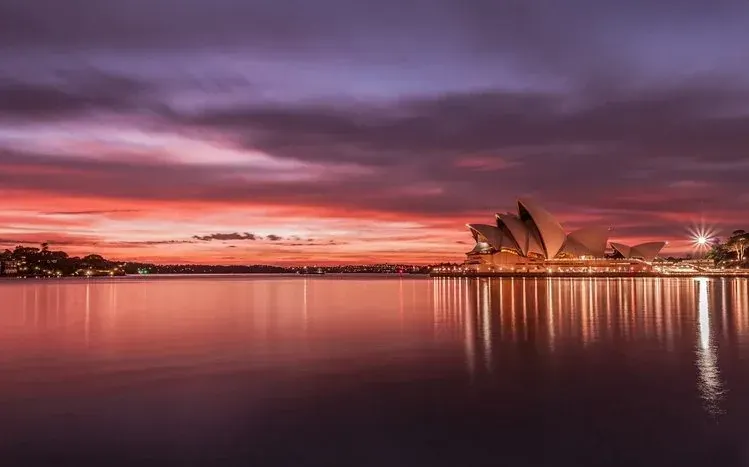 Sydney Opera House wallpaper collection focused on the architectural landmark.