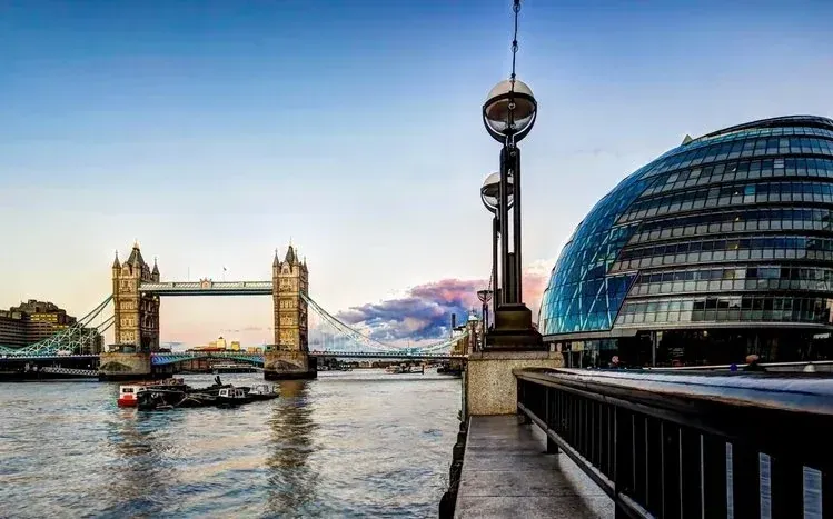 Wallpaper collection featuring destinations in the United Kingdom.