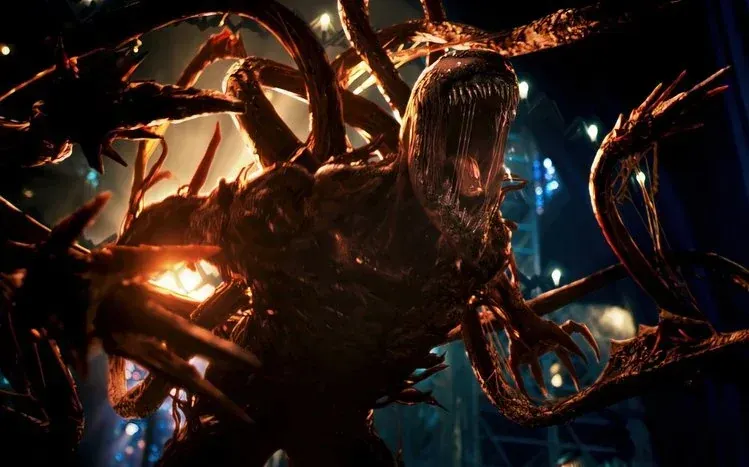 Venom: Let There Be Carnage wallpapers featuring film scenes and the clash between Venom and Carnage.