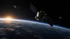 Satélites sin distintivos orbitan sobre el horizonte curvo de la Tierra en una sobria escena de defensa espacial.