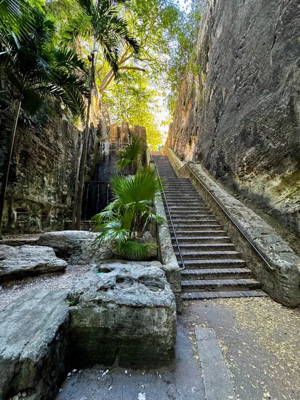The Queens Staircase, Est. 1794