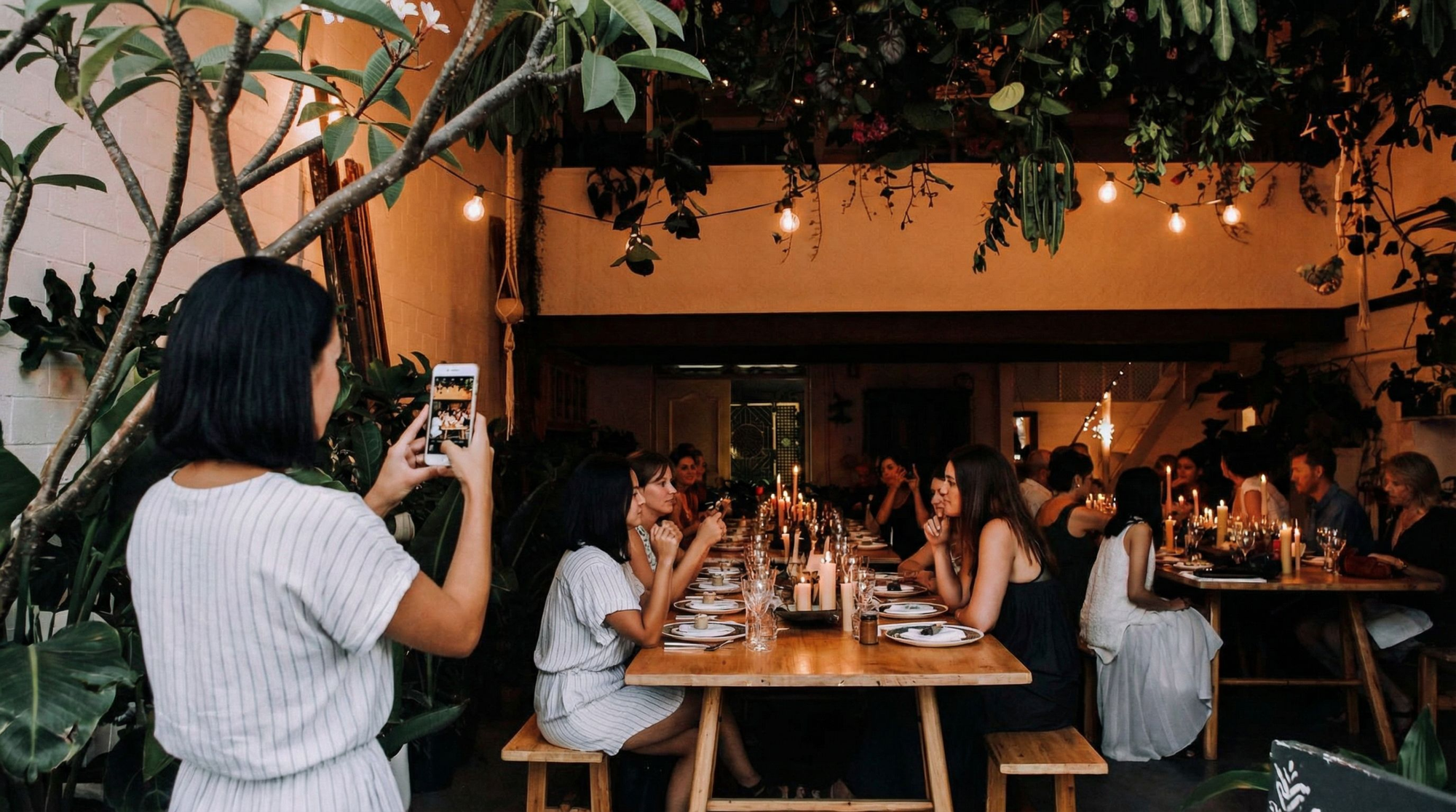 Illustration supporting the article "Google & Apple Wallet Passes for Restaurants: The Complete Guide"