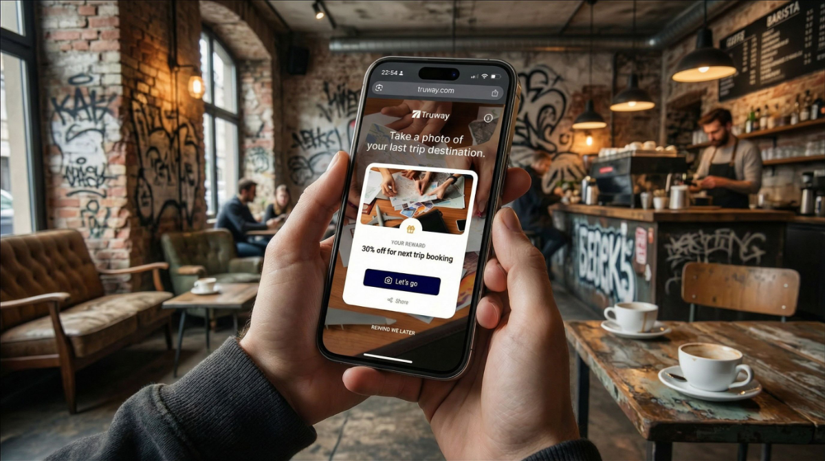 Illustration supporting the article "Shopify UGC Collection vs UGC Display"
