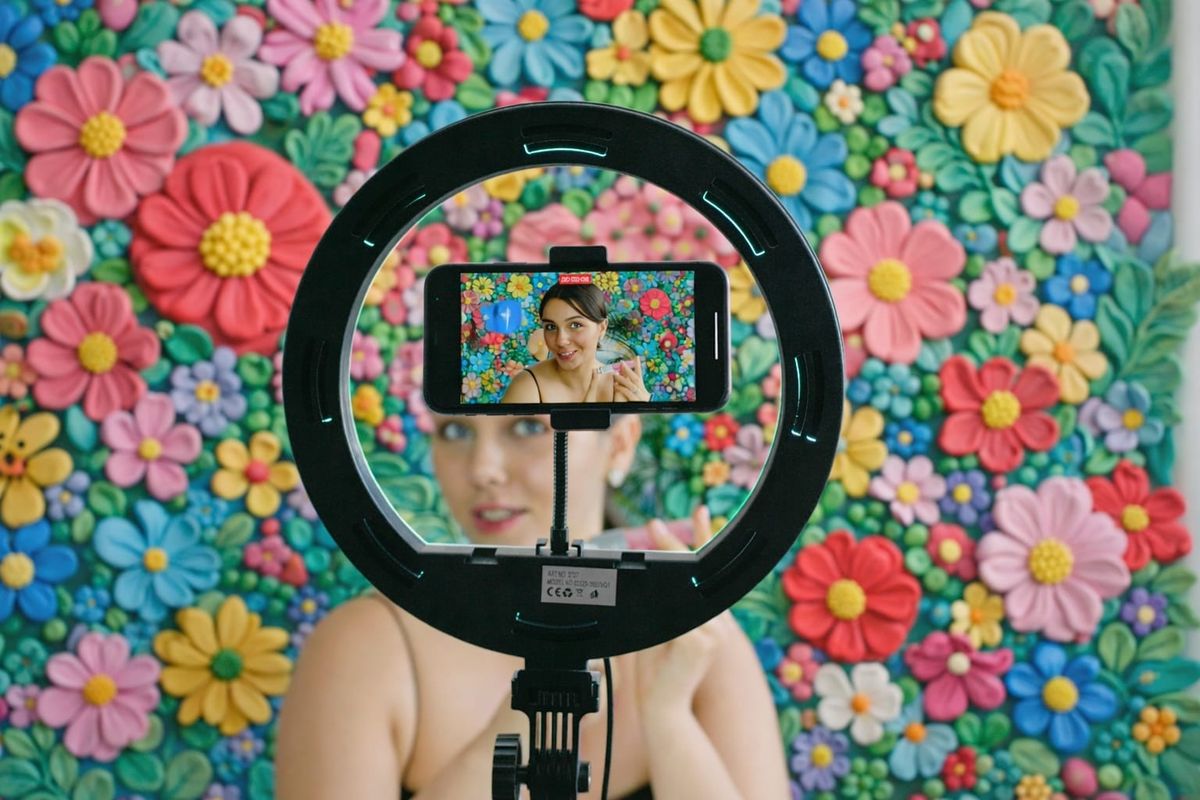 Featured image for the article: Why Video Testimonials Beat Written Reviews (And How to Collect Them)