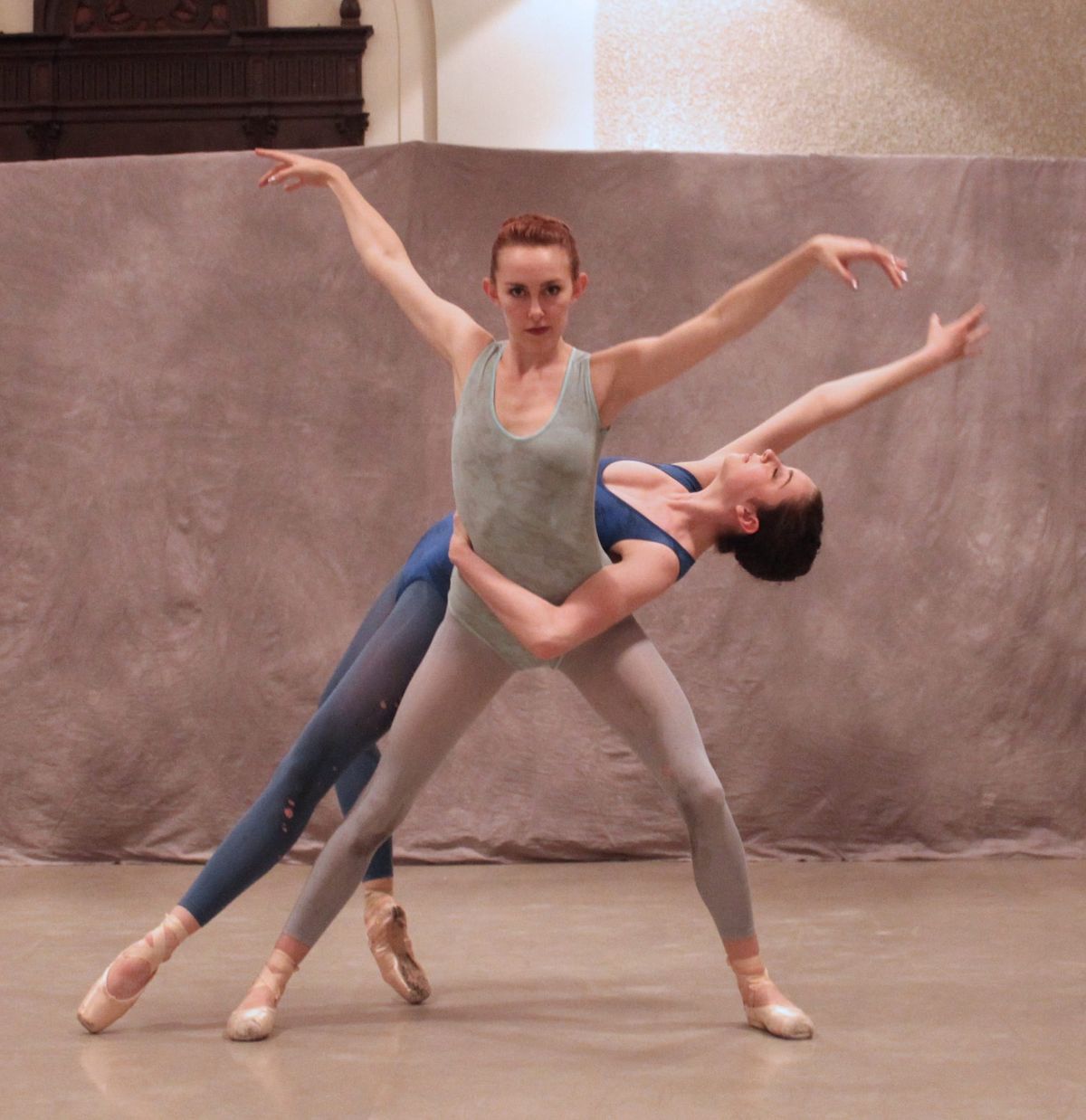Dances in the Round