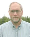 Larson throws hat in school board ring