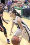 JEREMIAH BARTZ/Frontiersman Freshman Faith Farris drives the
baseline during a win over West.