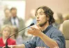 ROBERT DeBERRY/Frontiersman Daniel Dryden speaks to MEA board
members in front of a packed room at the board’s monthly meeting
Monday afternoon following the rally. Dryden said wants the boar