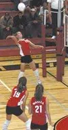 Wasilla's Jessica Lewinski sets for a hard shot back to Palmer
during Tuesday's junior varsity match. Photo by TIM
BRODT/Frontiersman.