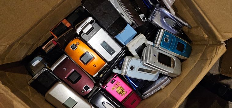 New Resources for Preserving Data From Japanese Feature Phones