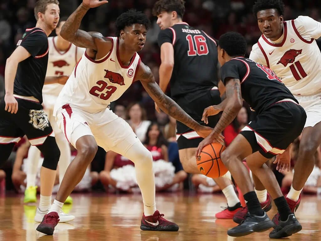 A Sluggish First Half Fades as Arkansas Takes Charge Against Fresno State