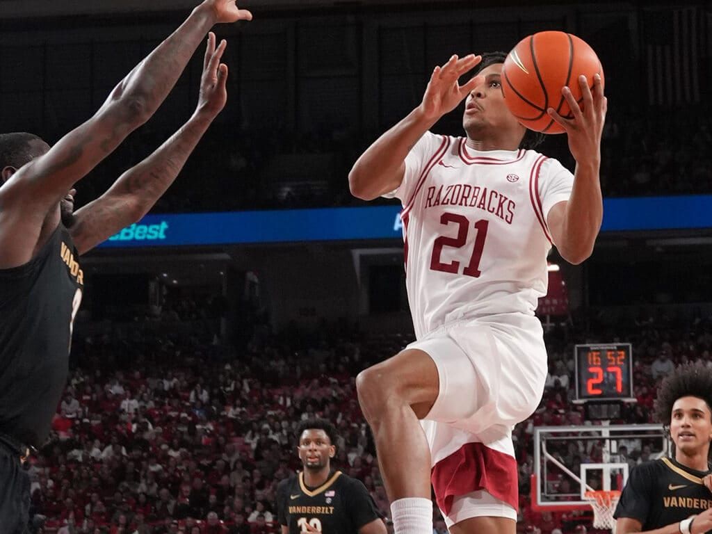 Arkansas Overpowers No. 15 Vanderbilt With a Dominant Night in Fayetteville