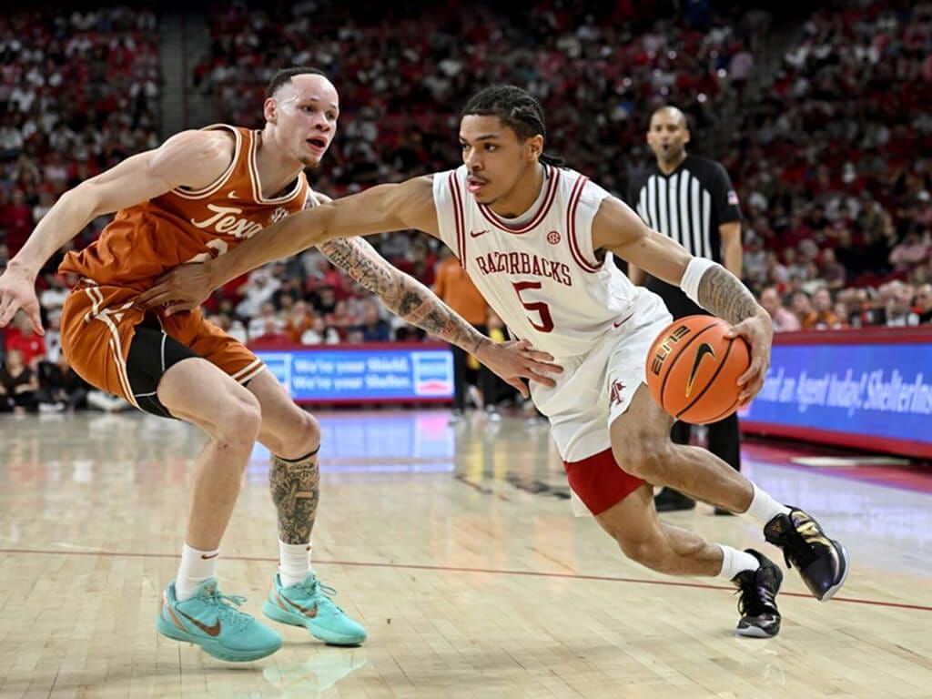 Behind Brazile and Acuff, Arkansas Pulls Away From Texas in Home Finale