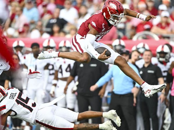 At War Memorial, Razorbacks Overpower Red Wolves in Long Awaited Matchup