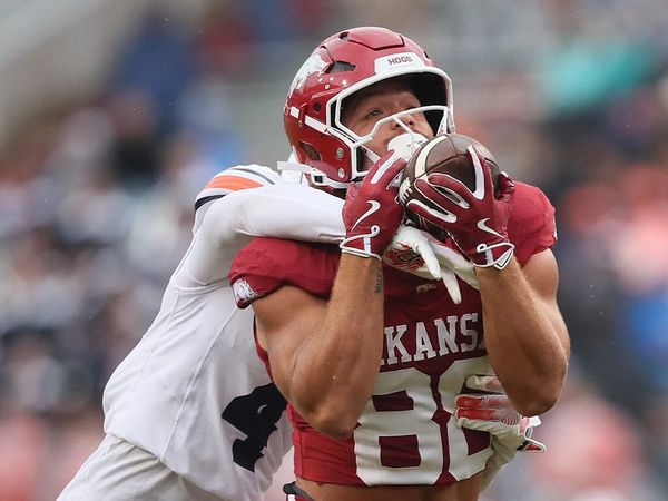 Razorbacks Collapse After Halftime and Drop Sixth Straight in Stunning Fashion