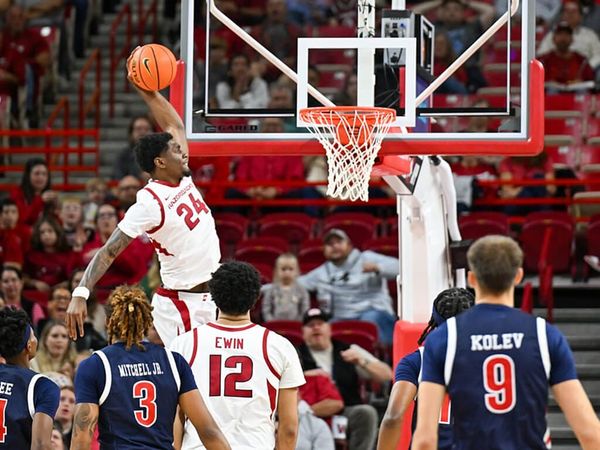 Razorbacks Overwhelm Jackson State with Season Best Scoring and a Barrage of Dunks
