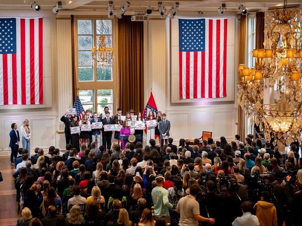 Sanders Backs Conservative Student Clubs in Arkansas Classrooms