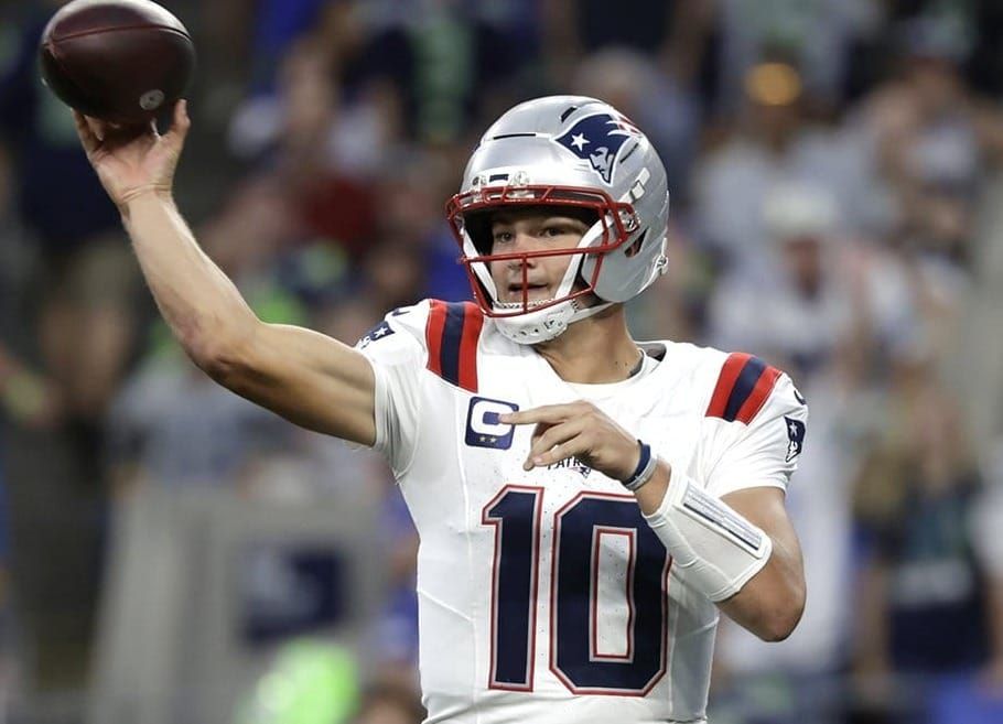 Seahawks Come Back in 4th Quarter, Pick Off Maye in Dying Seconds as Seattle Wins 13-10