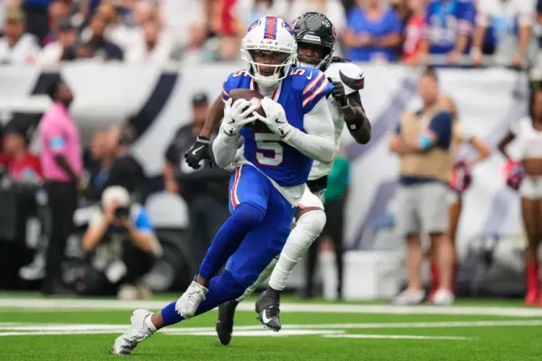 Allen, Moore, Kincaid All Shine in Thrilling Win Over Texans
