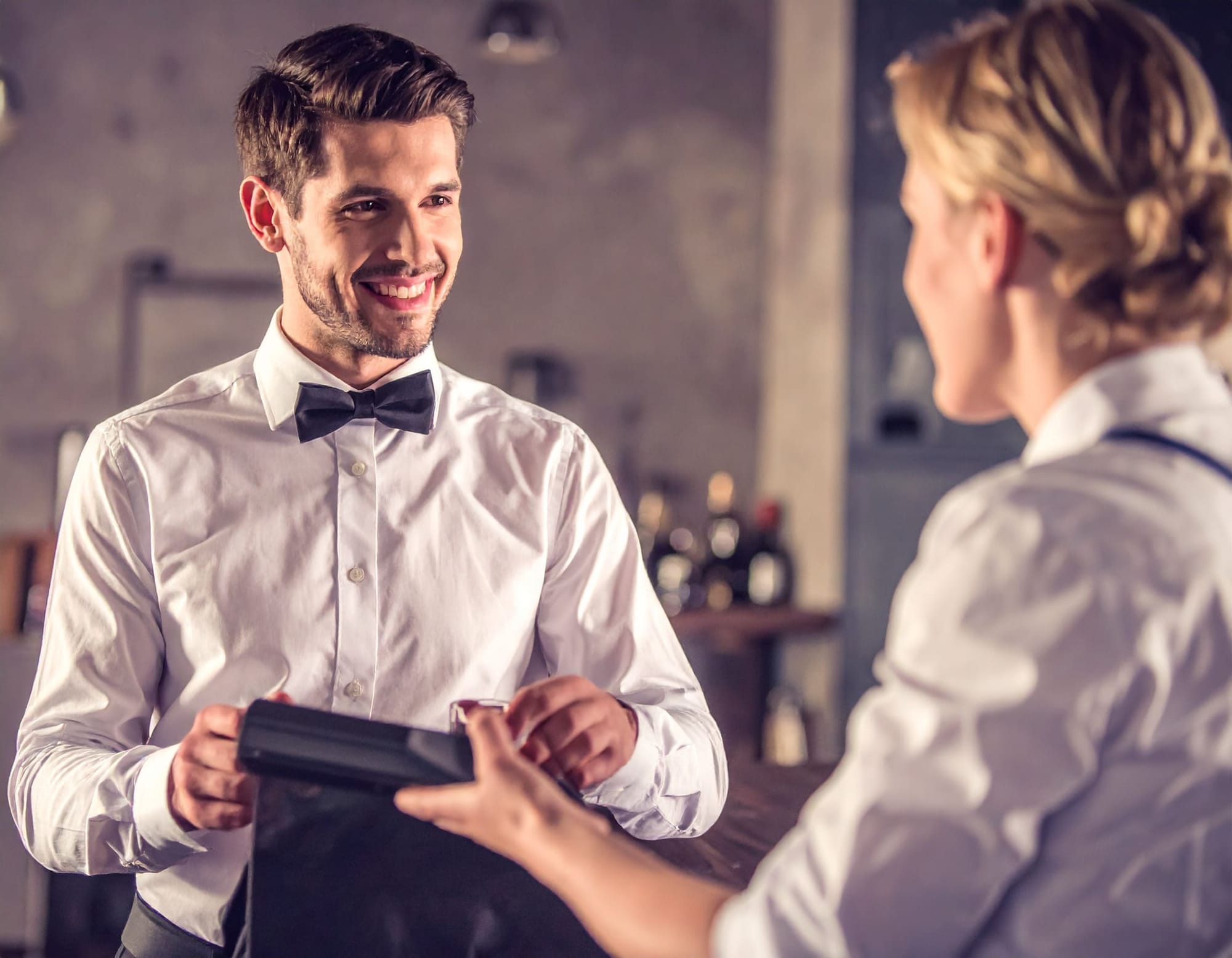 Serveur restauration rapide