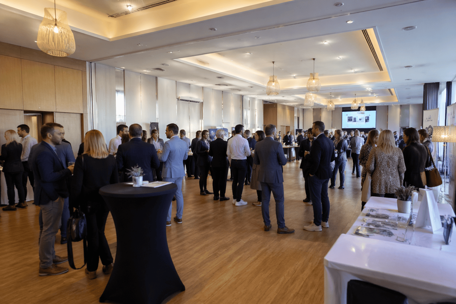 salon hôtesse accueil