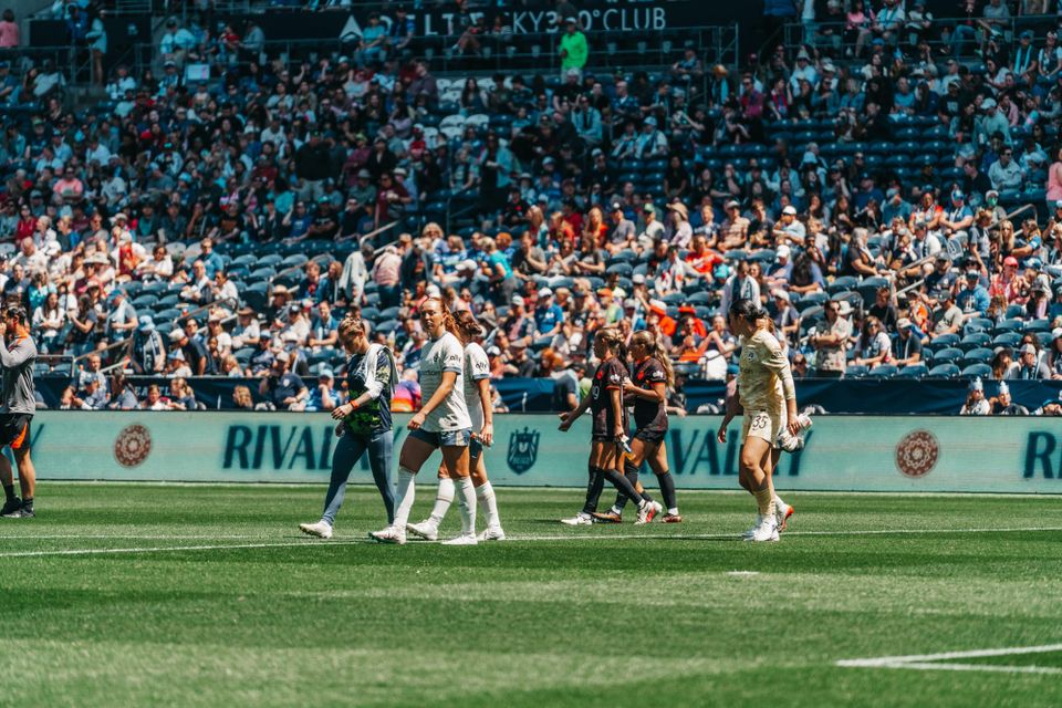 Reign Stun Thorns in Lumen 2-0 Shutout